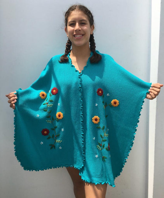 Elevating Style and Tradition: The Timeless Allure of Handmade Alpaca Wool Fashion